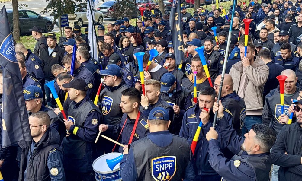 Polițiștii de penitenciare protestează