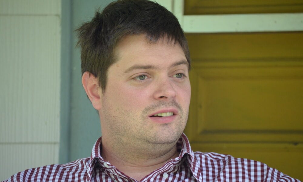 „Activitatea de zi cu zi a legionarilor, mai degrabă violență decât slujbe religioase și rugăciuni” – INTERVIU cu istoricul Roland Clark