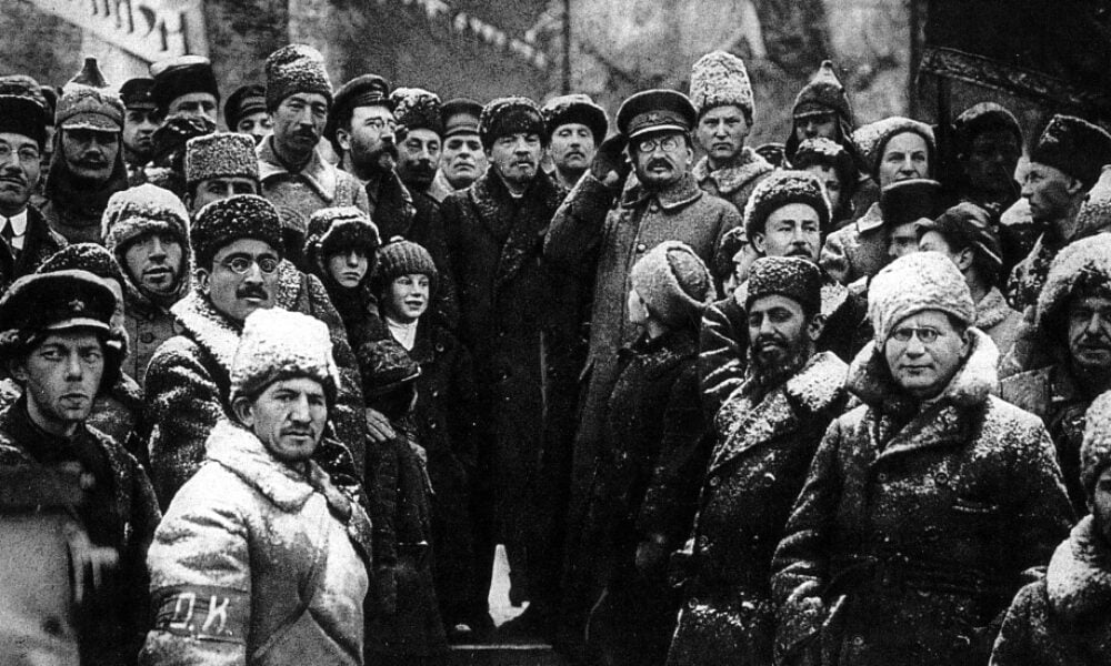 7 noiembrie în istorie. Schimbarea la față a PSD, de ziua loviturii de stat bolșevice