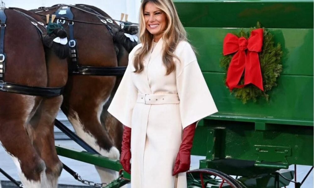 Melania Trump primește bradul de Crăciun la Casa Albă
