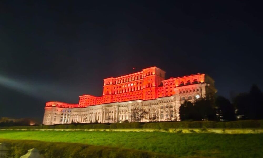 Instituțiile statului, luminate în portocaliu