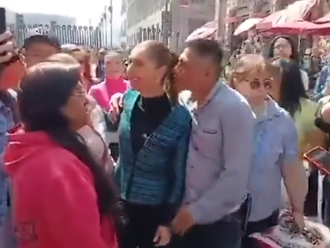 Momentul în care președinta Mexicului e agresată pe stradă VIDEO