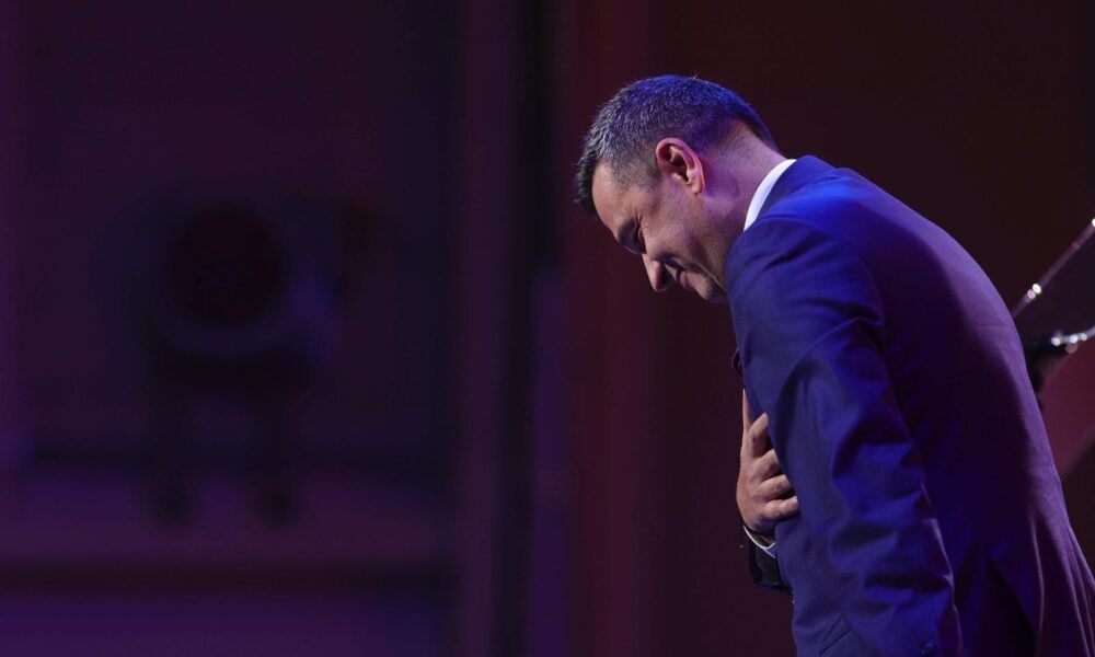 VIDEO Grindeanu, votat cu 99%. Iliescu, comemorat. Tandrețuri între doi rivali