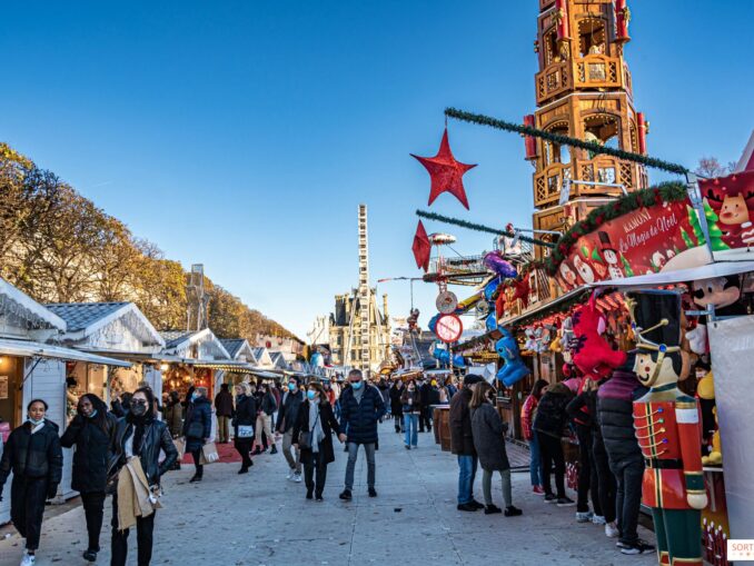 Parisul se pregătește să strălucească din nou. Se deschid târgurile de Crăciun