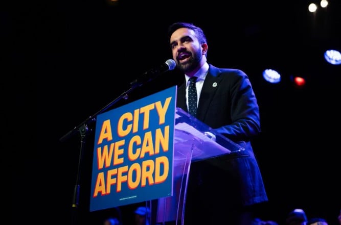 Cine e Zohran Mamdani, noua față a progresismului american. Rival cu Trump