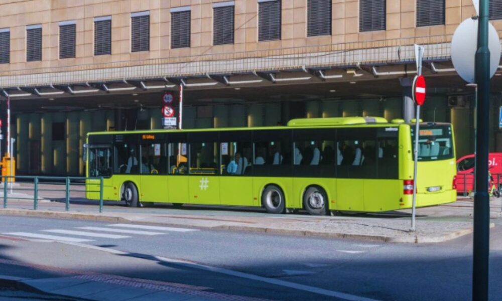 Autobuzele electrice chinezești, controlate de la distanță