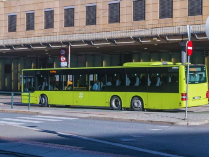 Autobuzele electrice chinezești, controlate de la distanță
