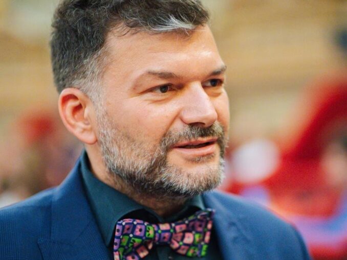 Mita de la Apărare. „Zece milioane de euro ca să fiu de partea lor”