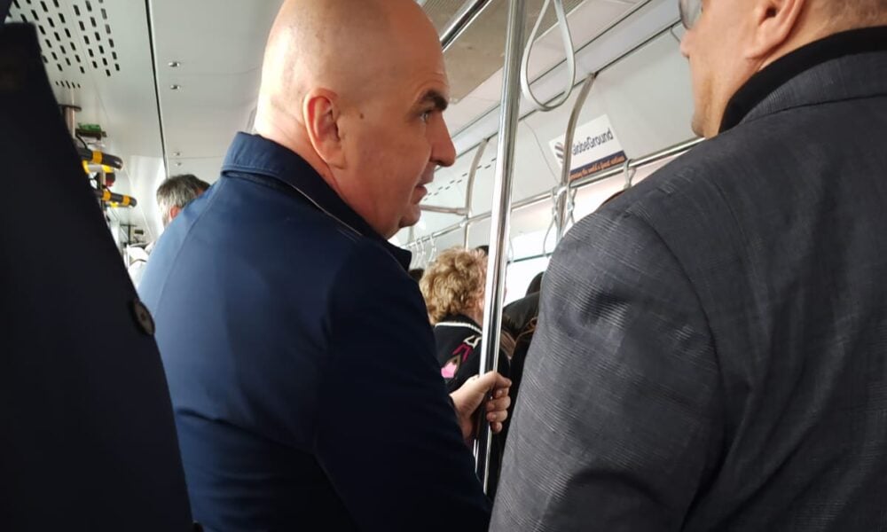 Ilie Bolojan merge la Oradea cu avion de linie