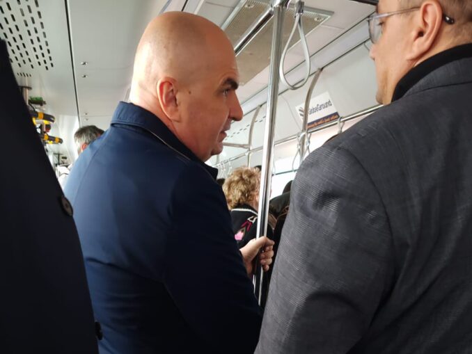 Ilie Bolojan merge la Oradea cu avion de linie