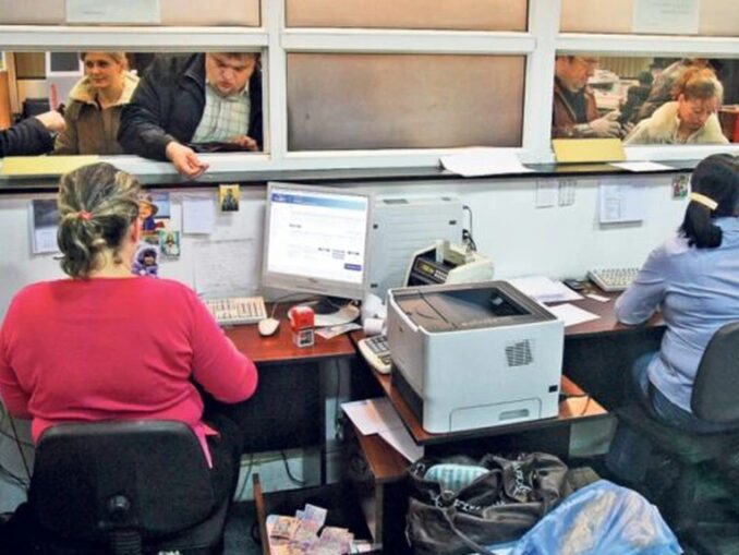 Ieri bugetari de lux, mâine șomeri. Nazare demite șefimea unei bănci de stat