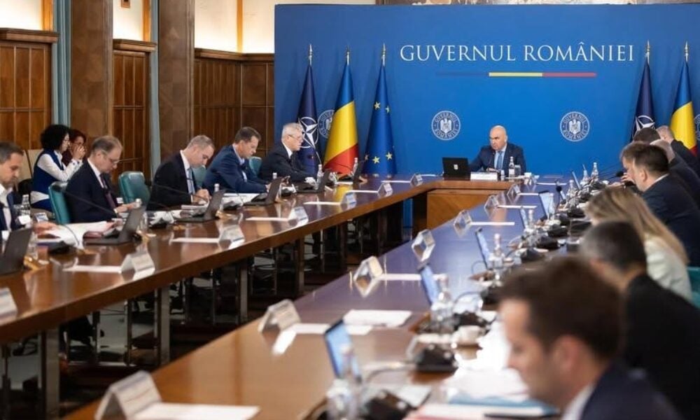 Câți bugetari pleacă acasă până în martie, prin reforma lui Bolojan. PSD și PNL, zen la ședință