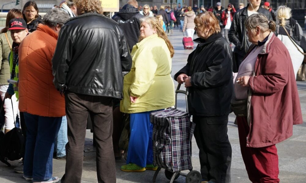 Ce înseamnă să fii un om sărac în 2025