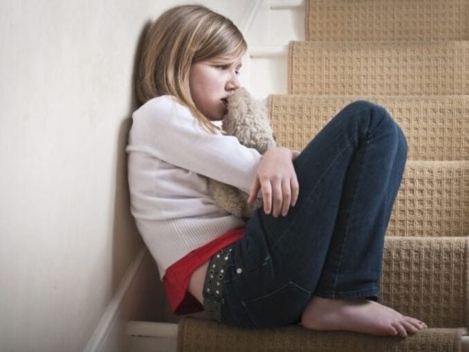 Copil de 11 ani înfiat și apoi înfometat de părinți