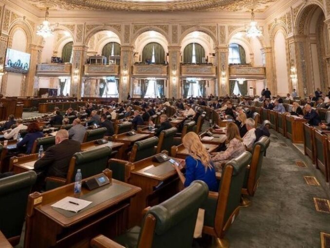 Bugetarii care nu se mai pot angaja la privat în orice condiții. 12 luni de pauză, riscă și amenzi