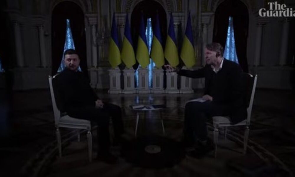 VIDEO Zelenski, interviu pe întuneric pentru The Guardian