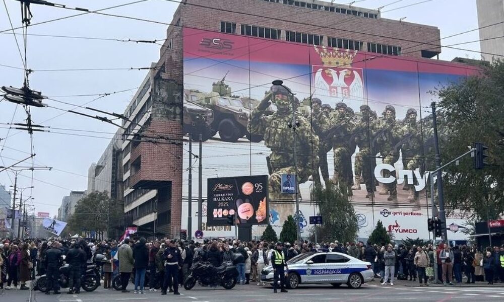 Ginerele lui Trump a scos sârbii în stradă. Proteste la Belgrad, după ce Parlamentul ar fi făcut jocul americanilor