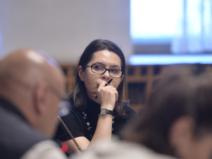 Scandal între noua și vechea conducere a TVR. Turturică a majorat salarii înainte de plecare