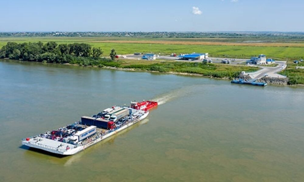Trecerea cu bacul între PTF Isaccea şi PTF Orlovka (Ucraina), sistată