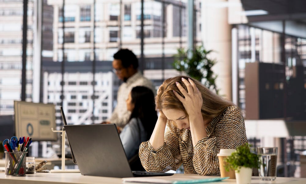 Cum scăpăm de epuizarea la muncă. Sfaturile medicilor