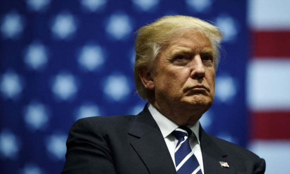 Trump interzice intrarea în SUA cetăţenilor din şapte ţări