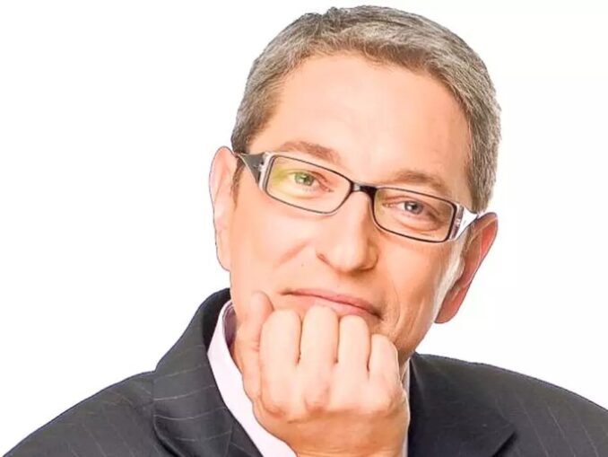 Andrei Zaharescu e rechemat în țară dupa 11 ani în funcția de consul la Cape Town