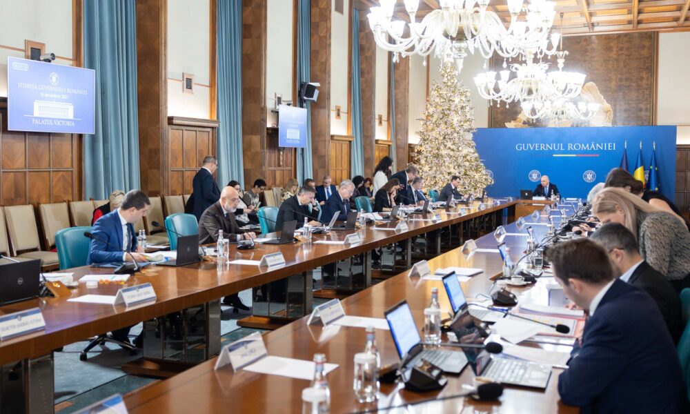 Guvernul a eliminat impozitul pe sere și solarii
