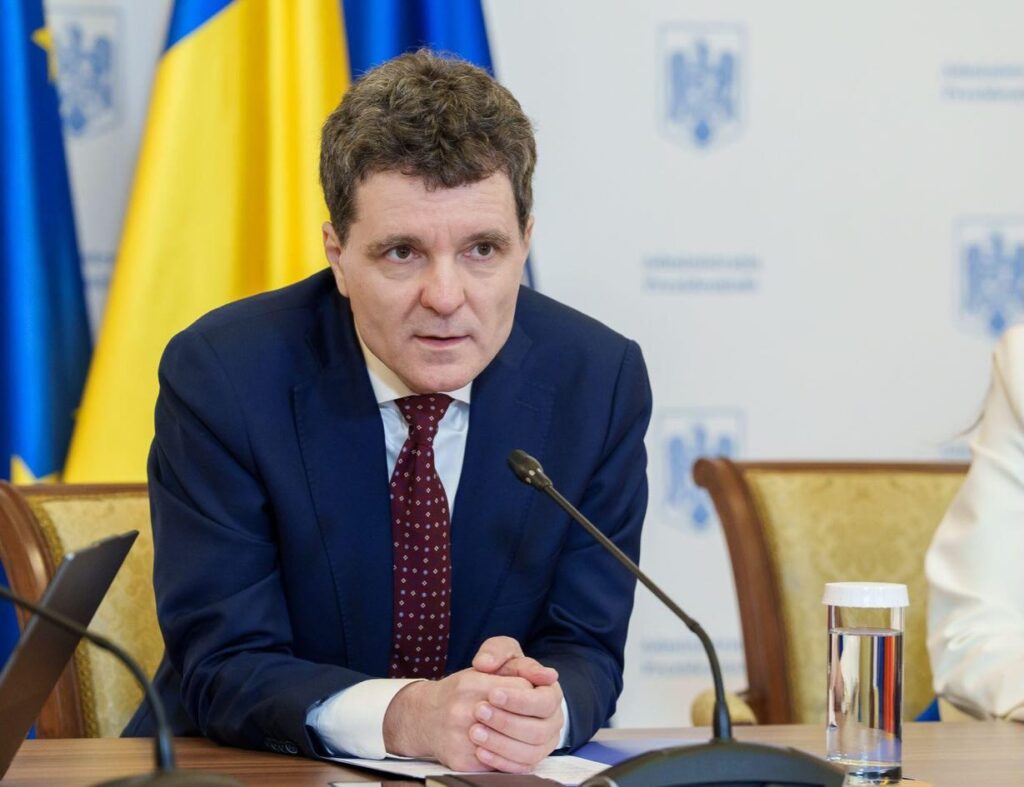 Știința nu se judecă la bâlci. Despre studiile lui Nicușor Dan și impostura zgomotului public