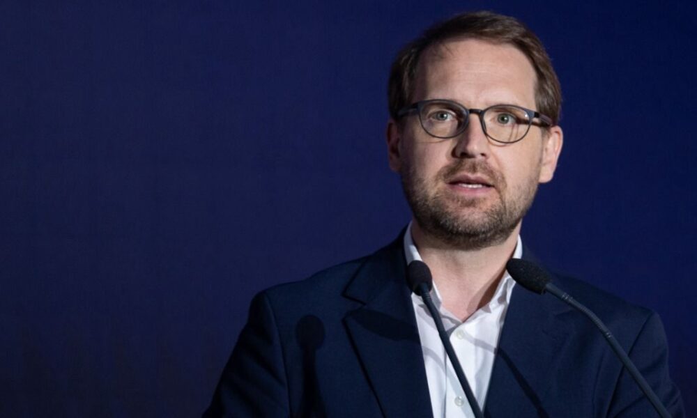 Dominic Fritz depune jurământul de credință