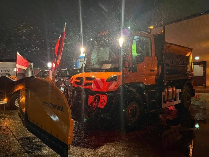 Cod galben de ninsoare și polei în Capitală. Intervenție cu utilaje pe bulevardele principale