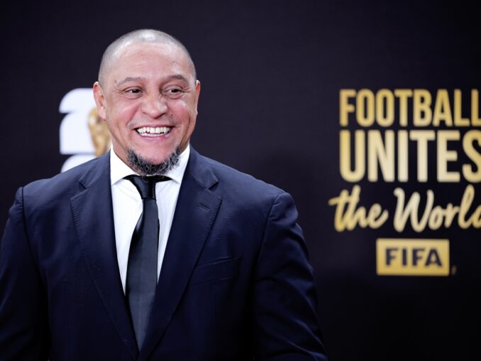 Legendarul Roberto Carlos, operat la inimă în Brazilia