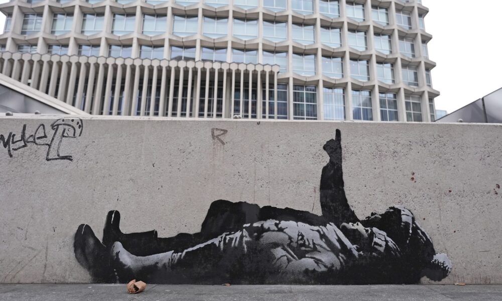 Misteriosul artist Banksy a revendicat o nouă lucrare