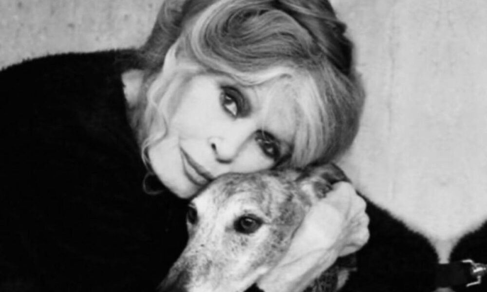 Brigitte Bardot a fost „răpusă de cancer”, potrivit soţului ei