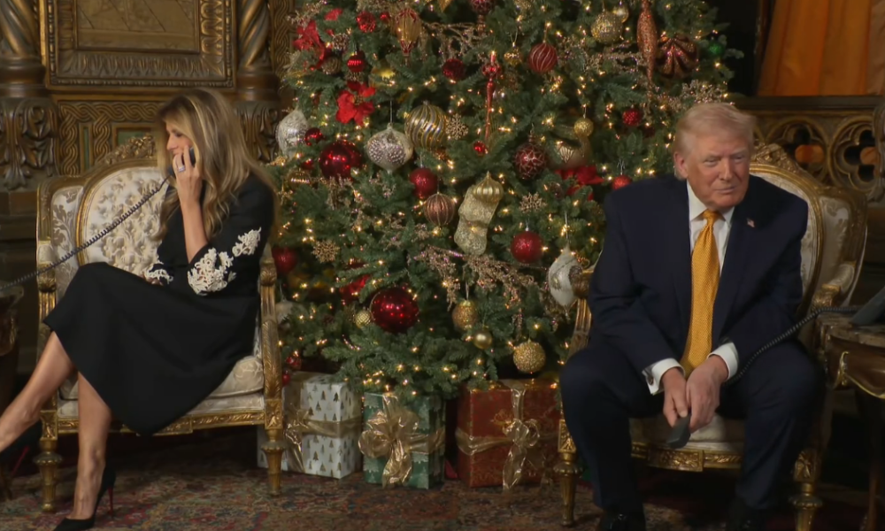 Urare de Crăciun în stilul lui Trump. Pe cine a numit „gunoaie de stânga”