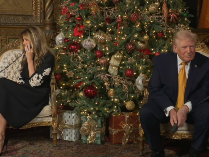 Urare de Crăciun în stilul lui Trump. Pe cine a numit „gunoaie de stânga”