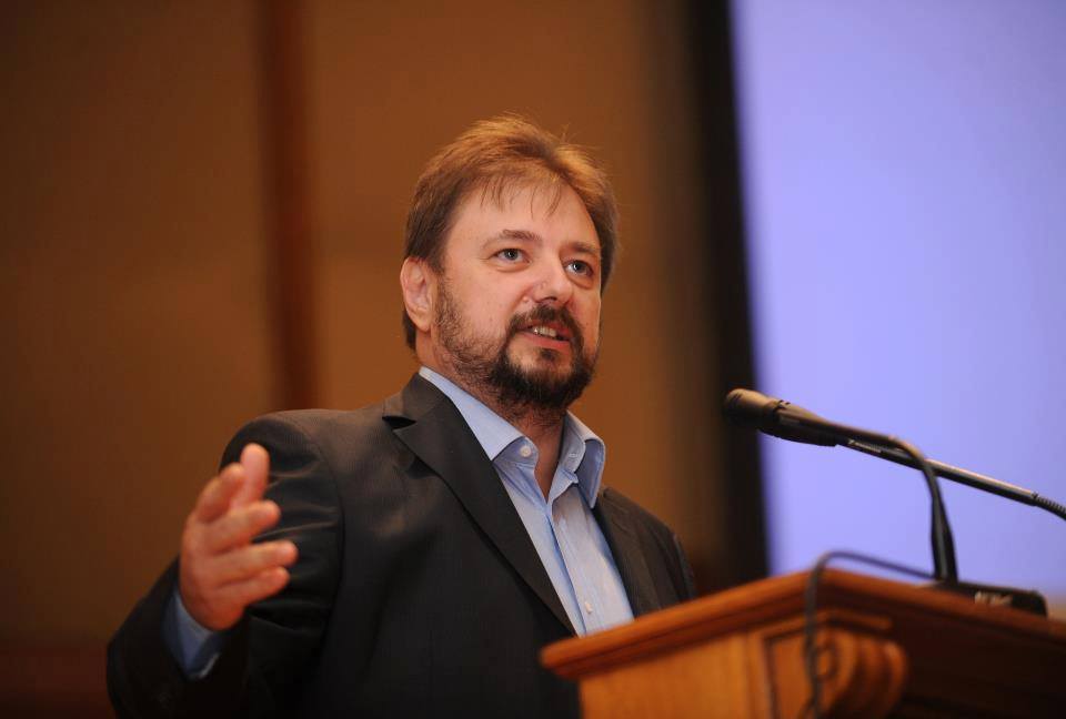 Alianța PNL-USR pentru alegeri, pierderea identității, dar și un colac de salvare. „PNL este un partid slab care încearcă să se întărească prin alianțe”. INTERVIU Cristian Pîrvulescu