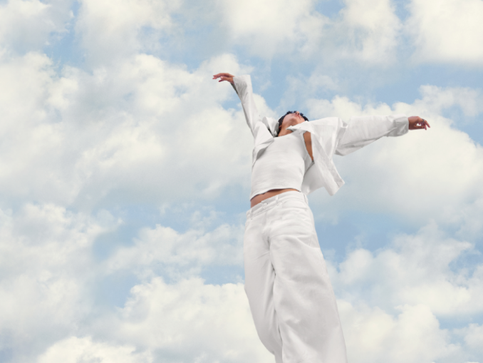 „Cloud Dancer”: Culoarea care promite să aducă seninătate în 2026