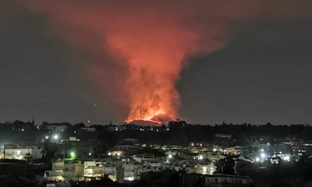 Etna în erupție. Priveliști spectaculoase