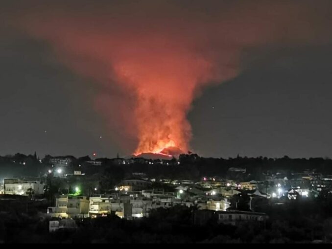 Etna în erupție. Priveliști spectaculoase
