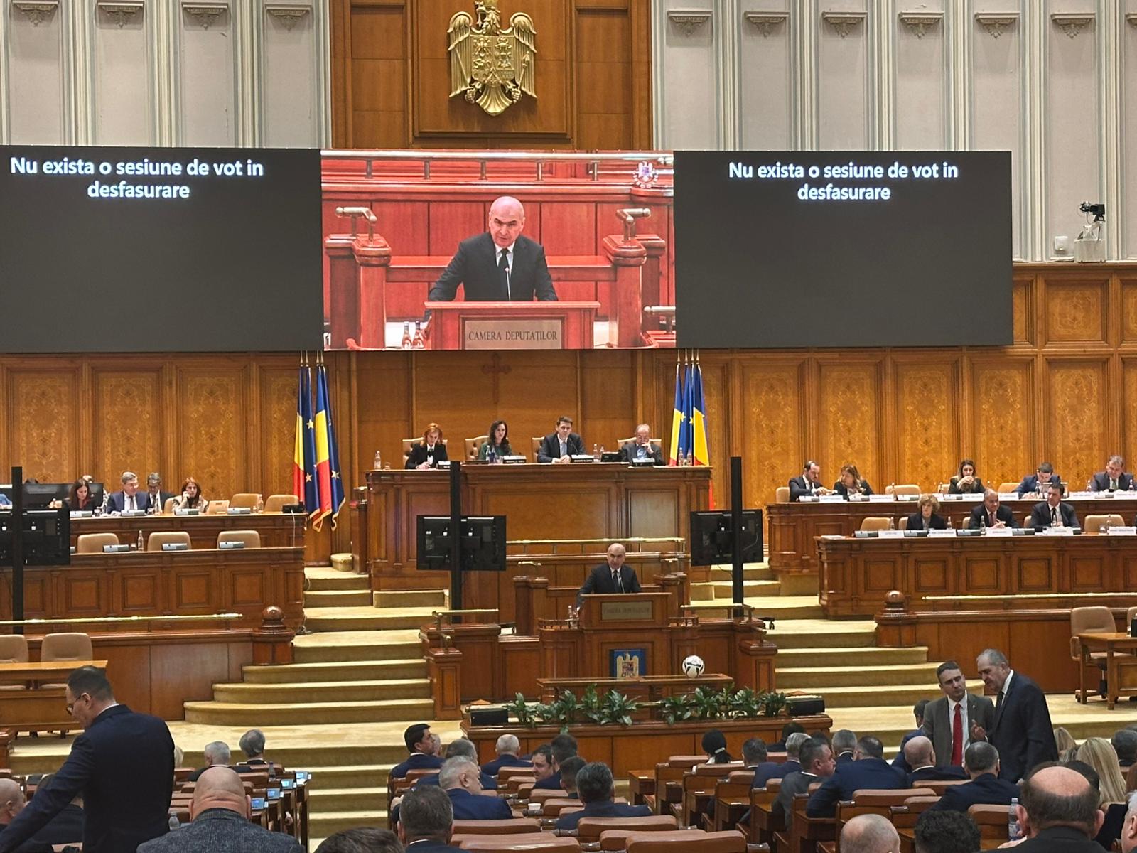 Un nou test pentru Bolojan. Premierul și doi miniștri USR, explicații în fața parlamentarilor. Ce va face PSD