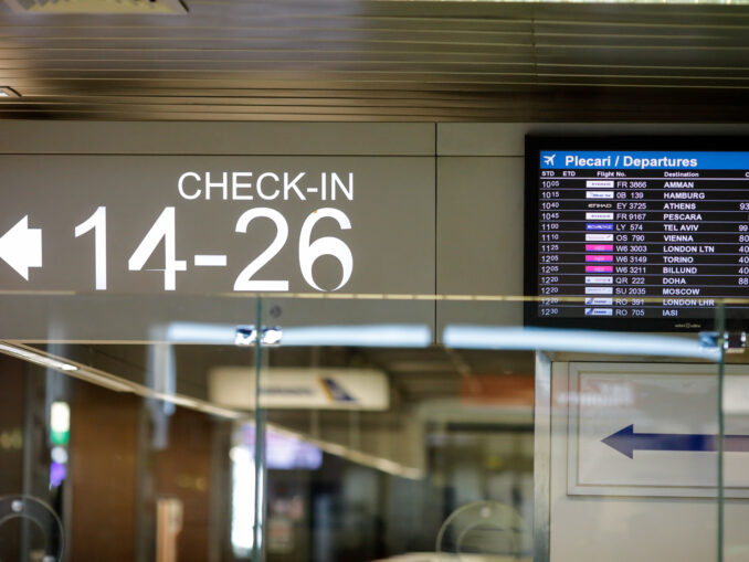 Iarna severă din București provoacă întârzieri majore ale zborurilor