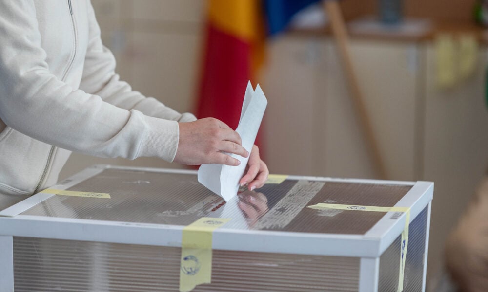Fotografierea buletinului de vot, interzisă. Ce amendă riști