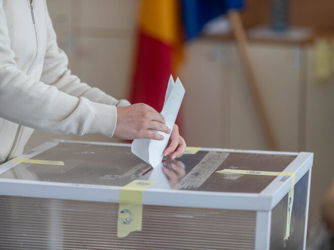 Fotografierea buletinului de vot, interzisă. Ce amendă riști