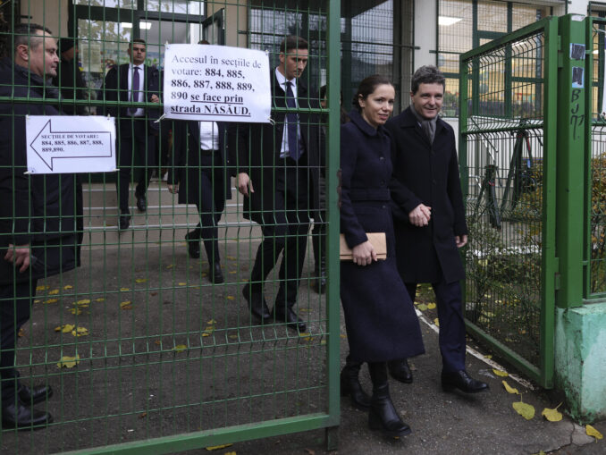 De ce nu a votat partenera președintelui. Nicușor Dan: Rămânem datori cu răspunsul pe altădată