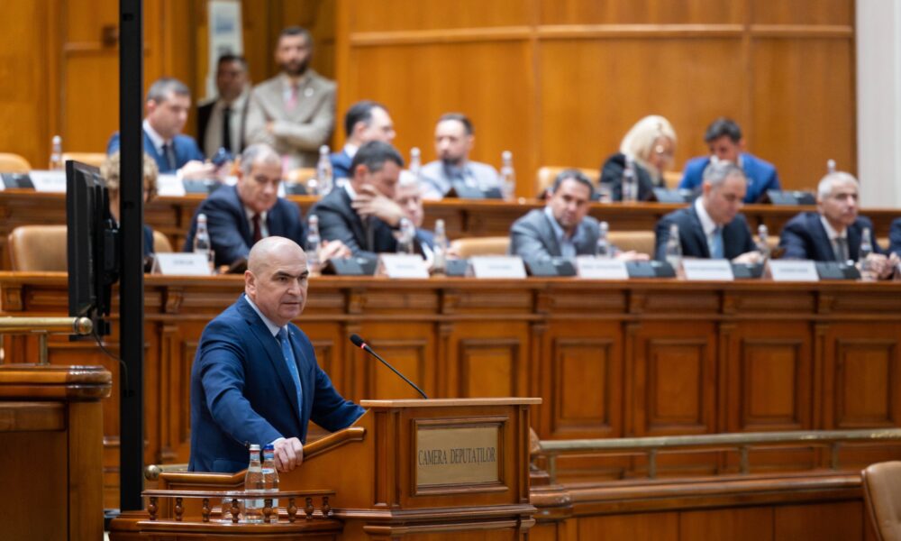 Jocuri de culise pentru interzicerea cumulării pensiei cu salariul