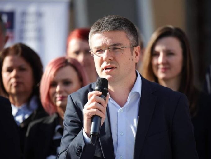 Nicușor Dan garantează pentru noii miniștri USR. Cine e Irineu Darău, new entry în guvern