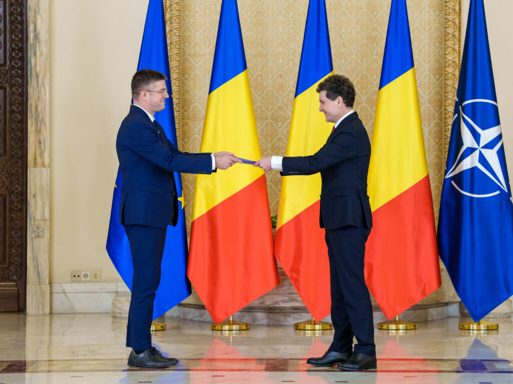 Darău și Ambrozie, la libertăți și la Economie