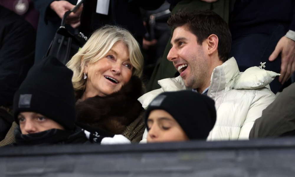 Martha Stewart i se alătură lui Snoop Dogg la Swansea City