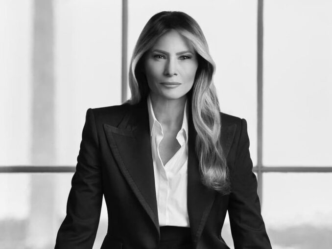 Melania iese din umbra lui Trump