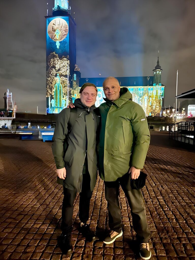 Mischa Blanos, alături de artistul francez Yann Nguema Fotocredit Alexa Rosca